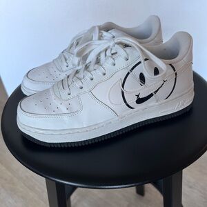 Air Force 1 Low GS Have a Nike Day Smiley size US 4.5Y/US W 6 White/Black